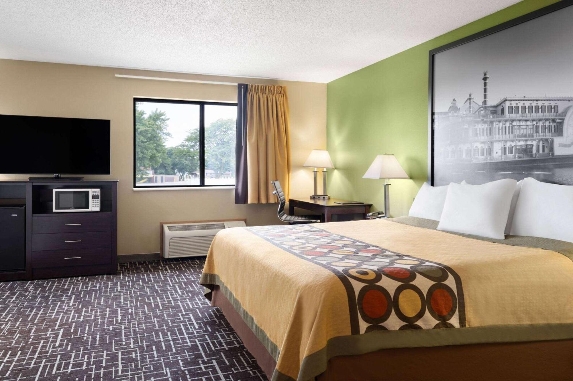 Super 8 By Wyndham Dyersville Екстериор снимка