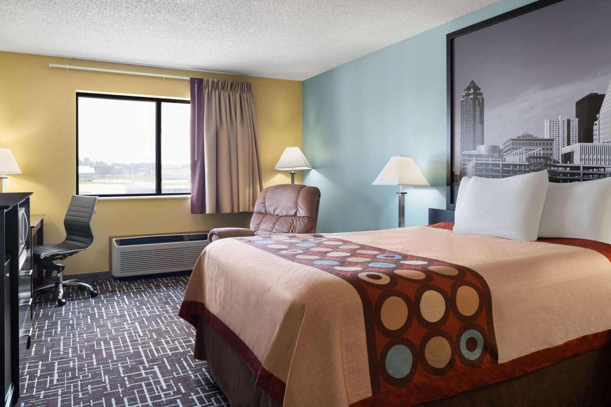 Super 8 By Wyndham Dyersville Екстериор снимка